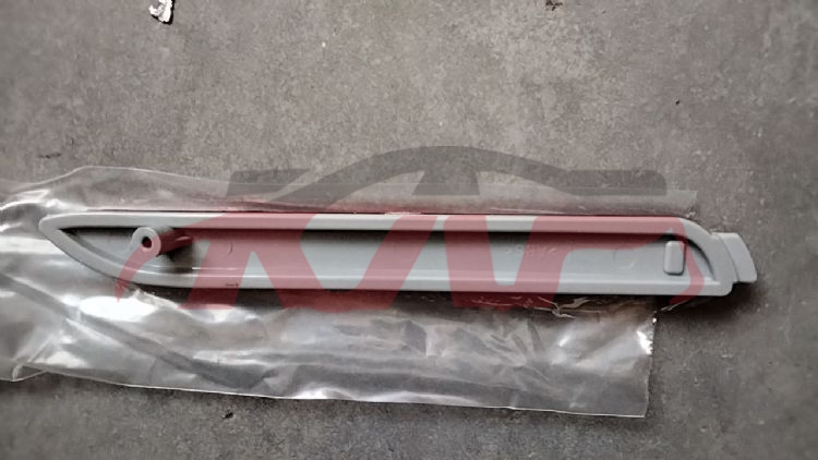 适用于丰田2005 卡罗拉 中东版（SEDAN）&nbsp;后杠反光器，中东款&nbsp;L81920-48010 R 81910-48010, 丰田 后杠反光条, 卡罗拉 汽车配件目录-L81920-48010 R 81910-48010