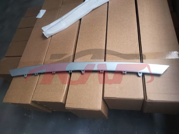 For Toyota 10262018-2020 Camry&nbsp;front Bumper Guide Plate, Sport, Chrome, Mid&nbsp;53122-06070, Camry Auto Accessorie, Toyota   Car Body Parts-53122-06070