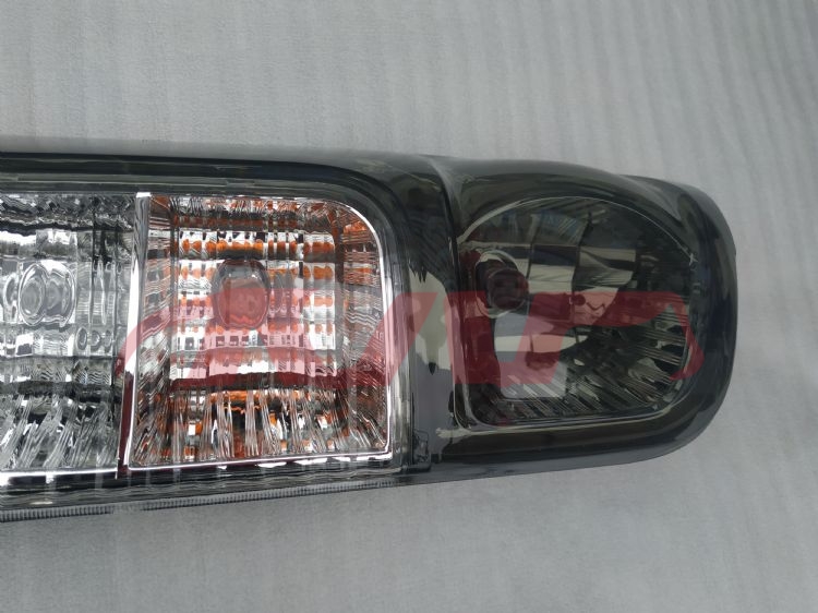 适用于尼桑E26/NV350 2014窄体前期 尾灯 带线带灯泡/茶色 , 尼桑 汽车配件, URVAN 汽车配件-