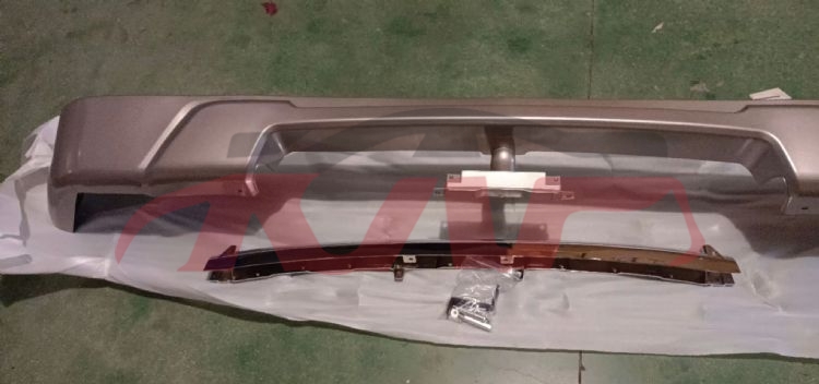 适用于丰田201998-2004 兰德酷路泽 FJ100&nbsp;前杠下巴  06-带小支架/香槟色&nbsp;, 兰德酷路泽 汽车配件, 丰田 保险丝盒盖-