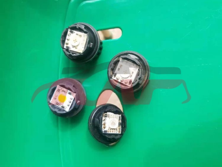 适用于丰田2018-2020 霸道 尾灯LED灯泡，8只一套含线束和灯头 , 丰田 后标志, 霸道普拉多 配件-
