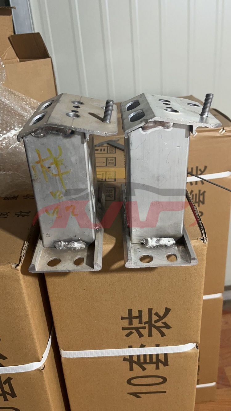 适用于丰田2009 普锐斯&nbsp;前杠支架，铝&nbsp;57013-47040  57014-47040, 丰田 前杠小支架, 普锐斯 汽车配件目录-57013-47040  57014-47040