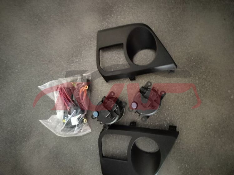 For Mitsubishi 20522019 L200&nbsp;fog Lamp Group&nbsp;c-048-3, Triton Auto Parts Catalog, Mitsubishi   Rear Fog Light-C-048-3